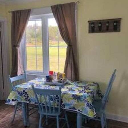 트윌링게이트 Experience Tranquility Cricket Field Offers Charming Retreat In Twillingatate 빌라 외부 사진