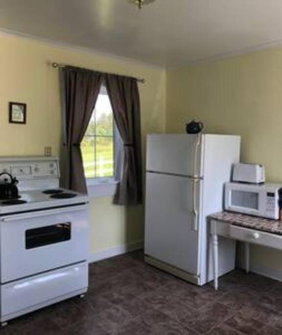 트윌링게이트 Experience Tranquility Cricket Field Offers Charming Retreat In Twillingatate 빌라 외부 사진
